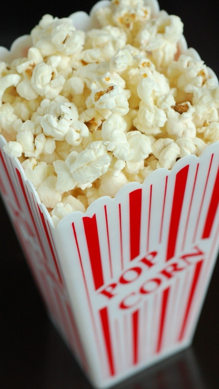 Cornet de pop-corn rayé rouge